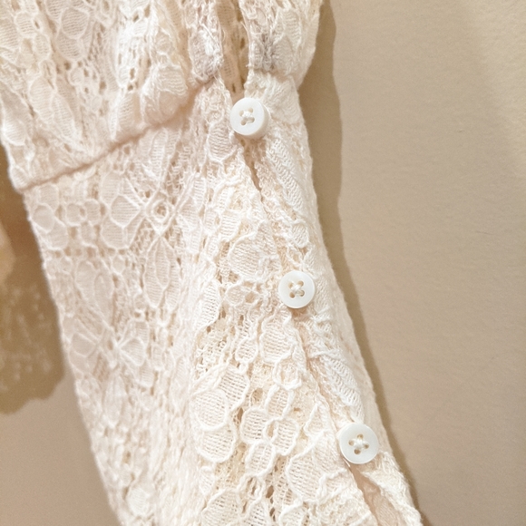 Hinge Lace Button Sleeve Peasant Blouse - Picture 3 of 8